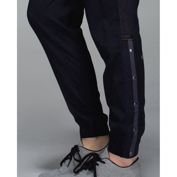 Lululemon Var-city Track Navy Blue Jogger Pants Lightweight Pockets Sz 6 Gym - Picture 16 of 16